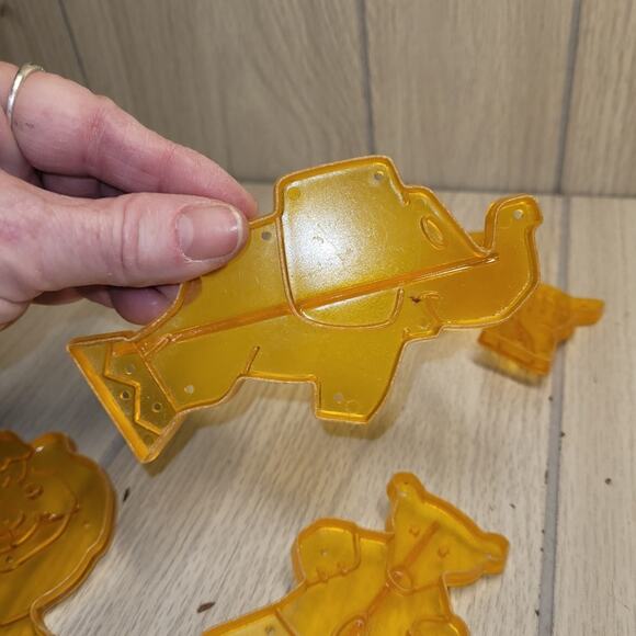 Vtg 1966 Quaker Oat Co Plastic Circus Cookie Cutters Set Of 6 Kids Birthday - Picture 7 of 8